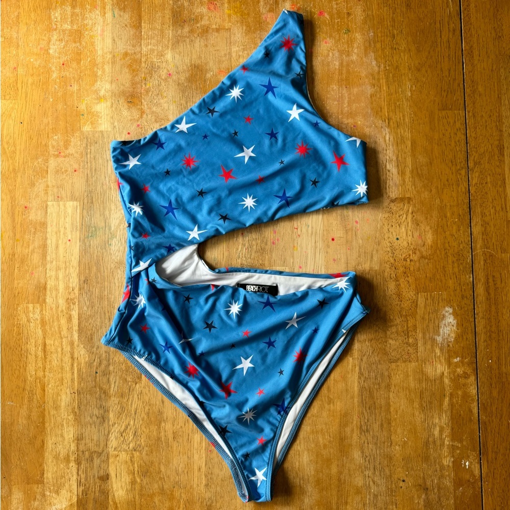 Beach Riot Celine One Piece Swimsuit — Red, White and Blue Star Print
